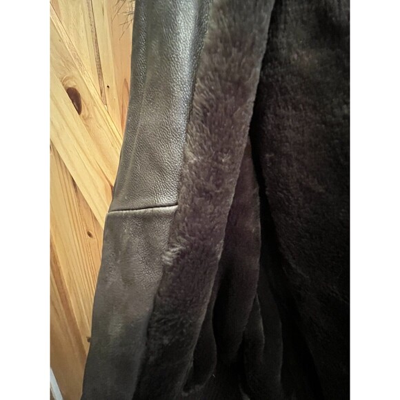 EMU Australia 100% Sheepskin Brown Leather Vest Size SMALL - Picture 9 of 16